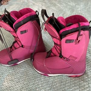 Salomon Kiana Snowboard Boots NEVER WORN size 6.5